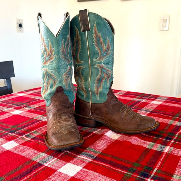Justin Boots Shoes - Women’s Justin Boots - Size 7.5